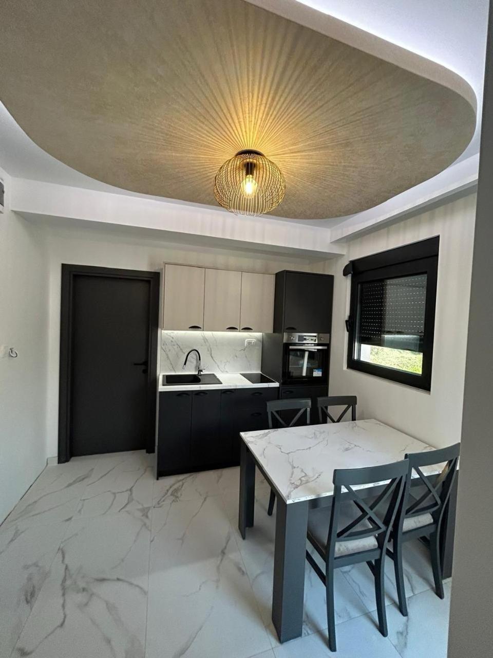 Merlin Prestige Apartments Будва Екстериор снимка