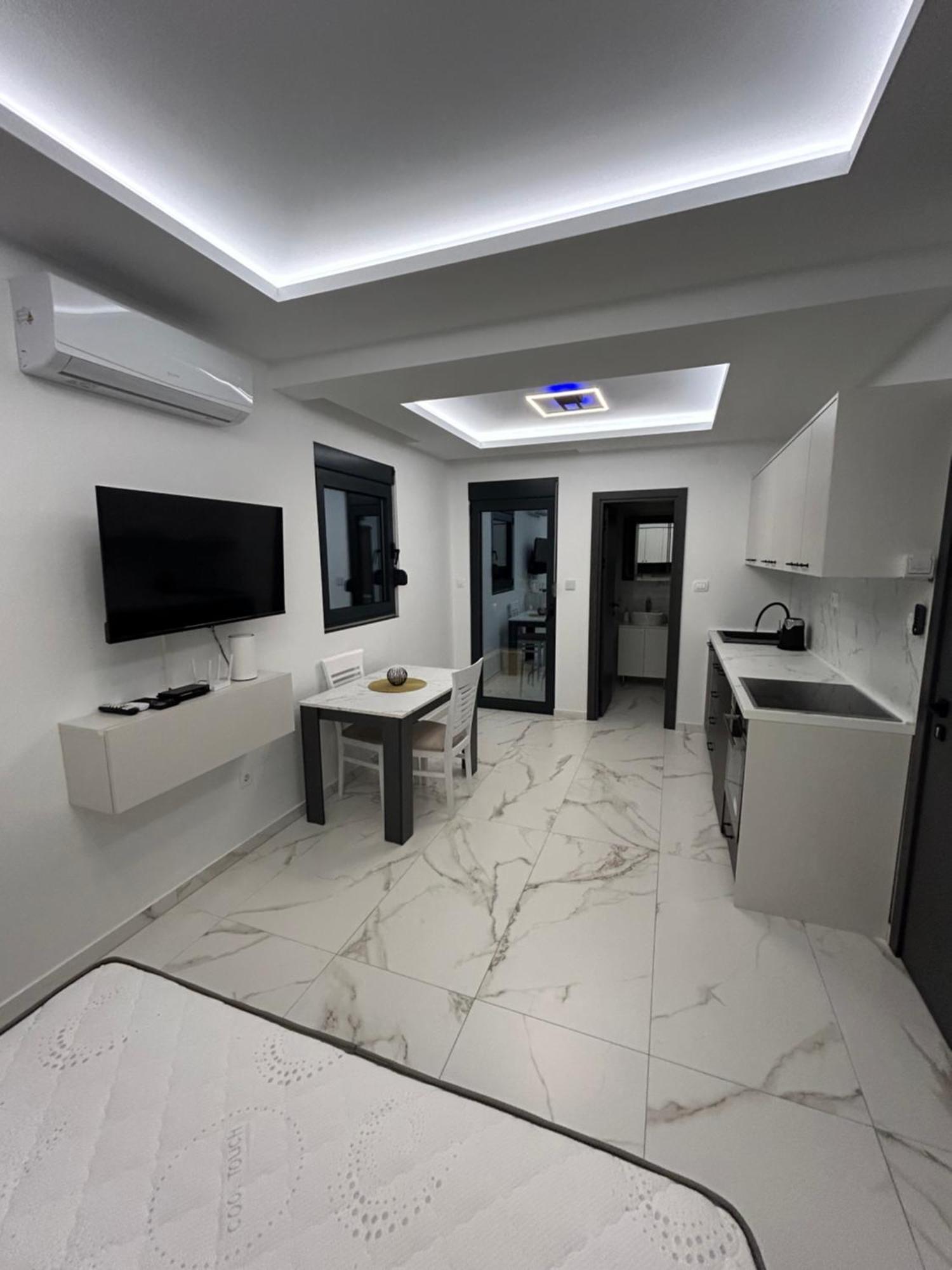 Merlin Prestige Apartments Будва Екстериор снимка