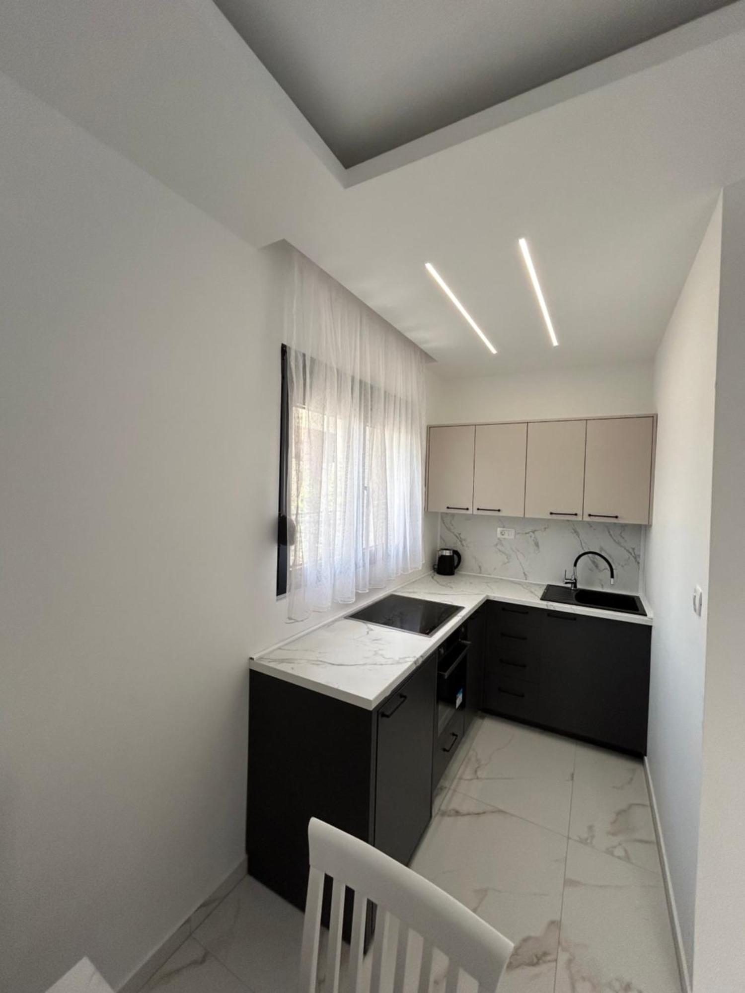 Merlin Prestige Apartments Будва Екстериор снимка