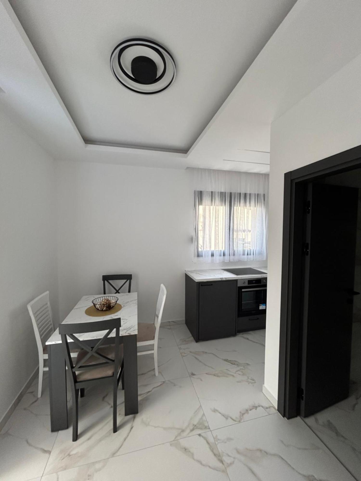 Merlin Prestige Apartments Будва Екстериор снимка