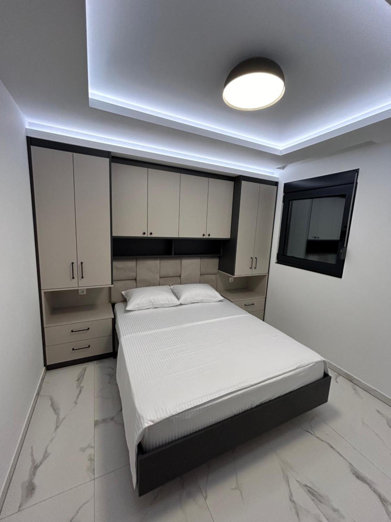 Merlin Prestige Apartments Будва Стая снимка