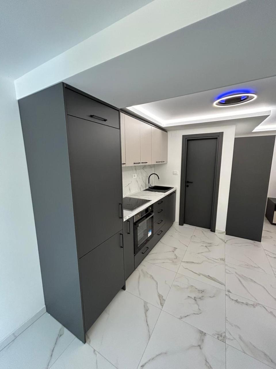 Merlin Prestige Apartments Будва Екстериор снимка