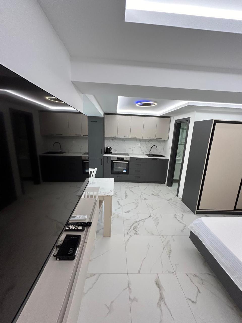 Merlin Prestige Apartments Будва Екстериор снимка
