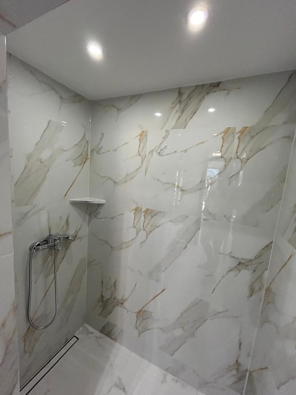 Merlin Prestige Apartments Будва Стая снимка