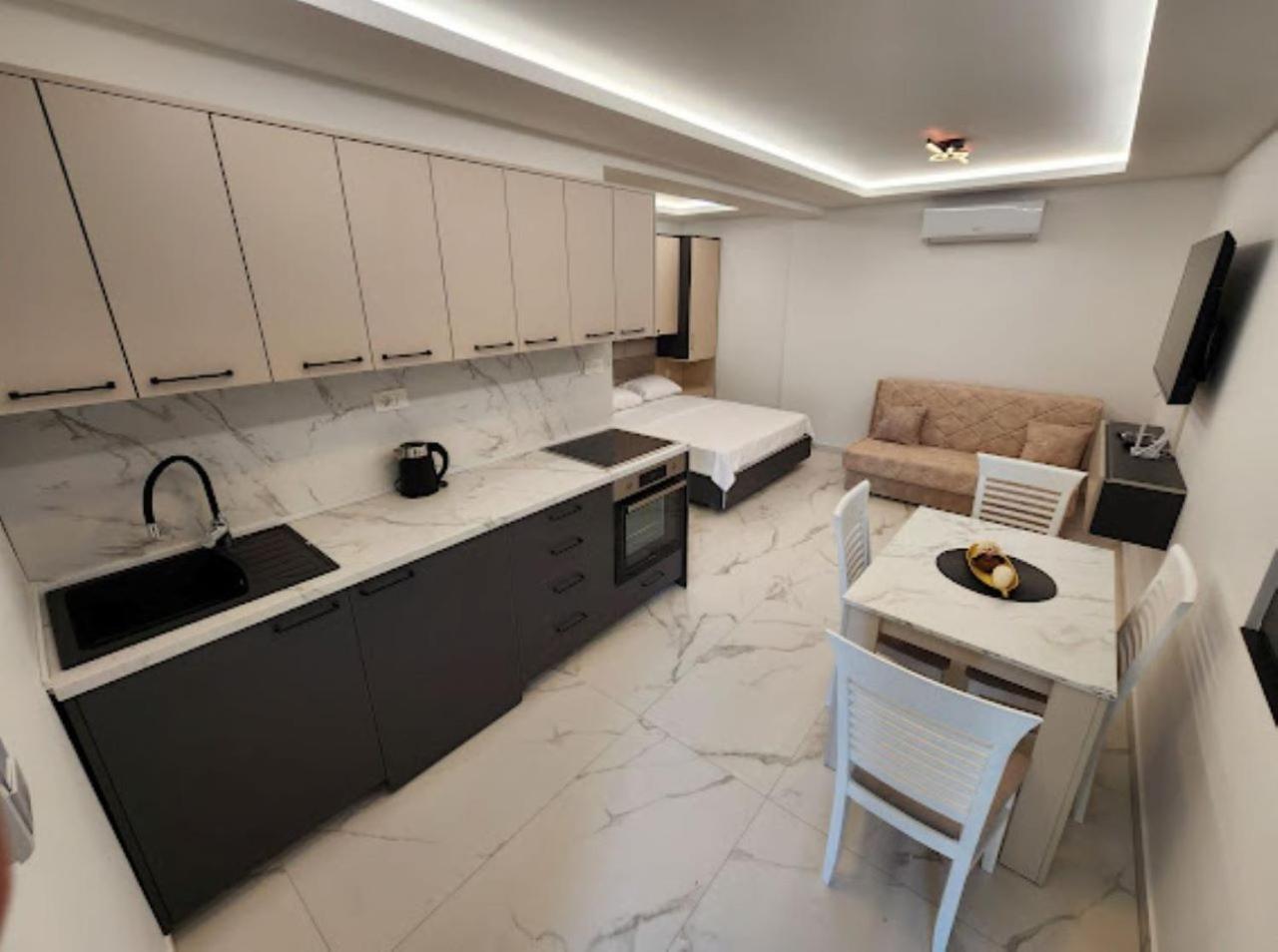 Merlin Prestige Apartments Будва Екстериор снимка